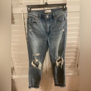 Abercrombie and Fitch high-rise mom jeans size 28